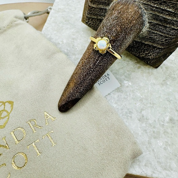 NEW! Kendra Scott Bright White Kyocera Opal Susie Gold Band Ring - Picture 10 of 17